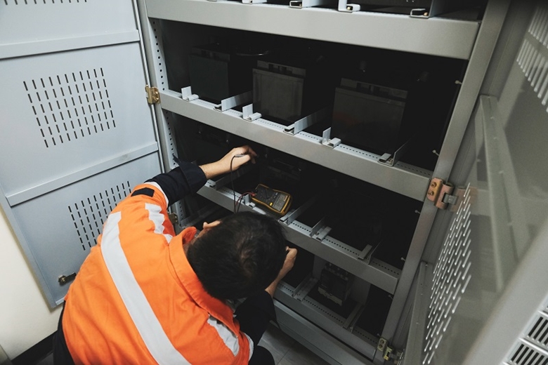Uninterruptible Power Supplies (UPS)